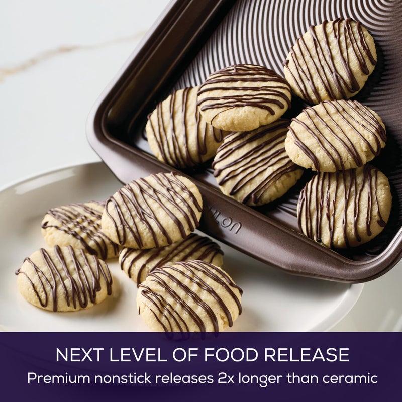 Circulon Nonstick Bakeware Set with Nonstick Cookie Sheets / Baking Sheets - 2 Piece, Chocolate Brown , Set (9" x 13" & 10" x 15") - Image 3